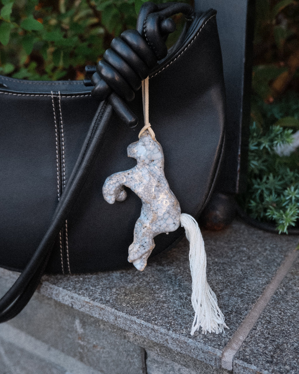 arakirina horse charm necklace