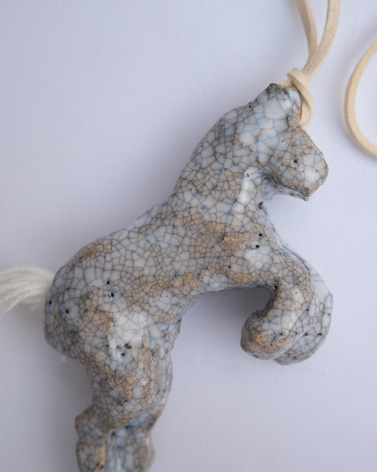 arakirina horse charm necklace