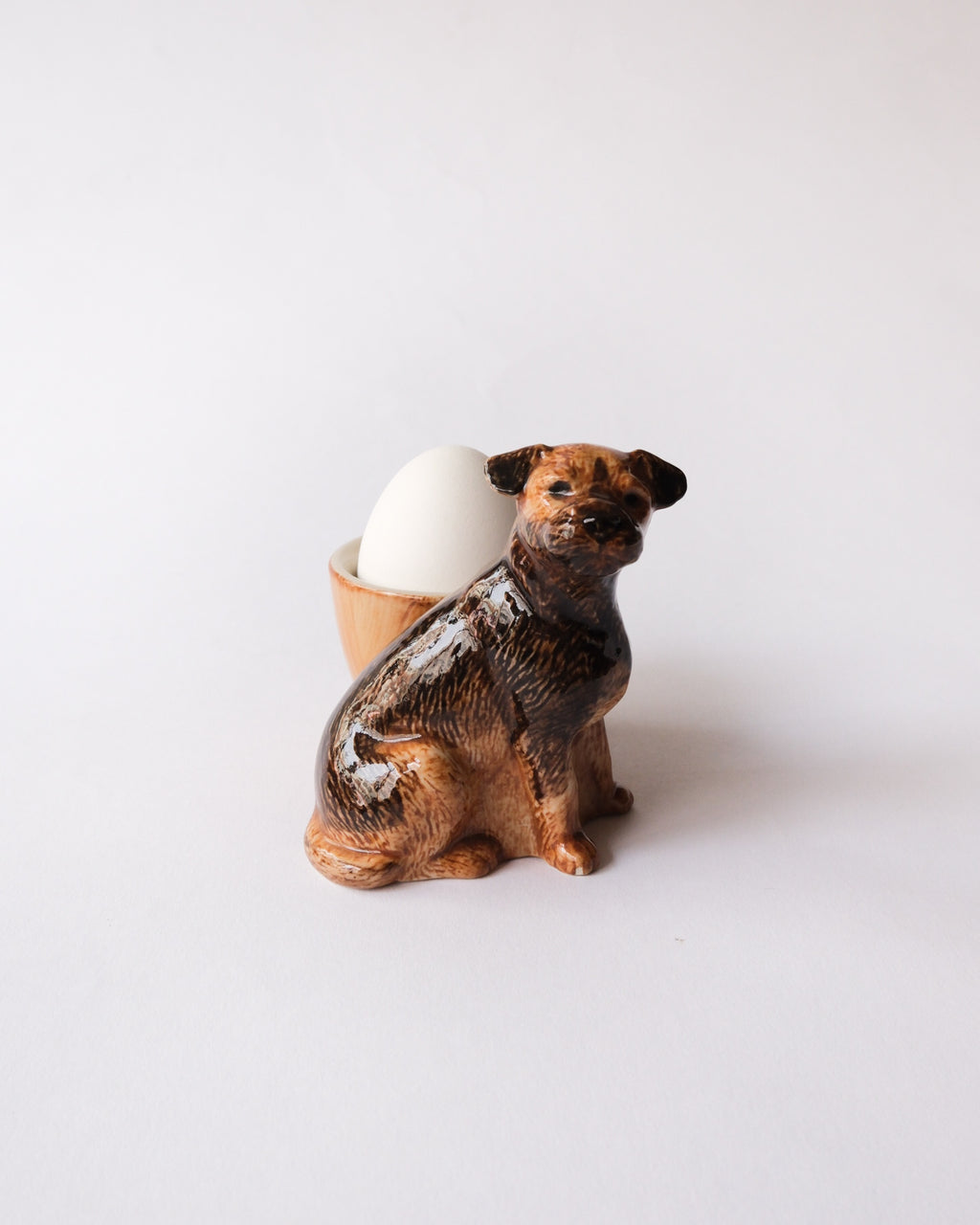 Animal egg stand