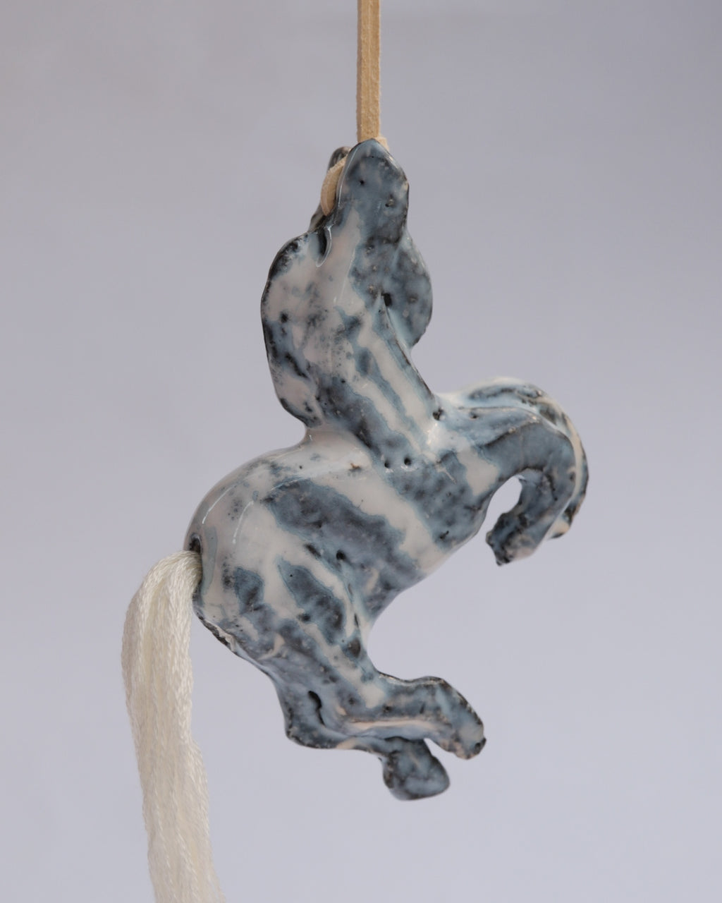 arakirina horse charm necklace