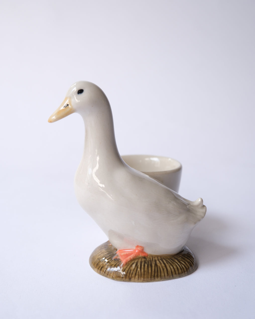Animal egg stand