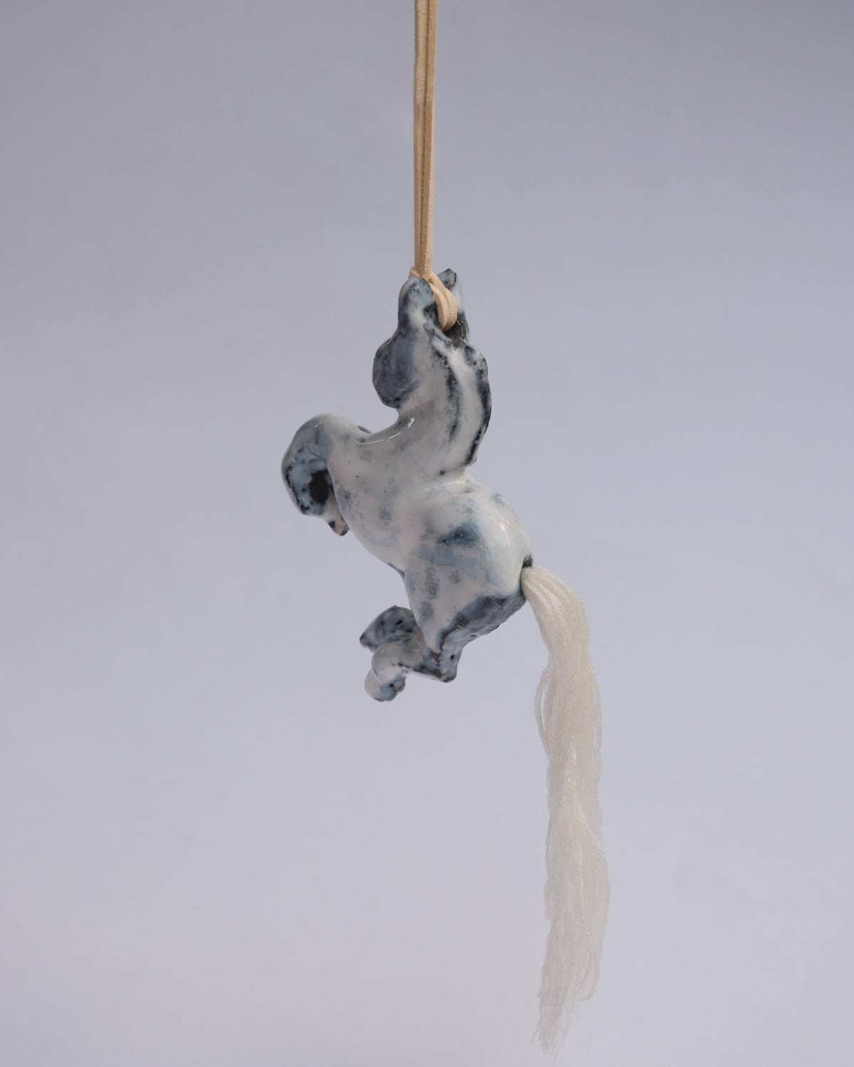 arakirina horse charm necklace