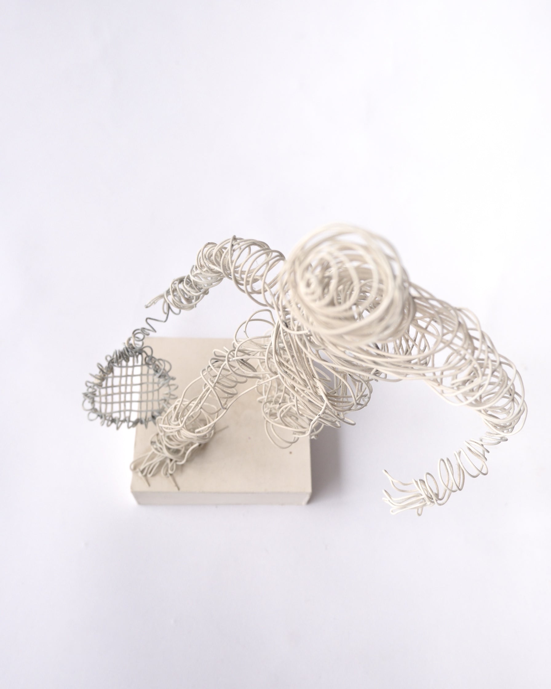 Tennis player wire art