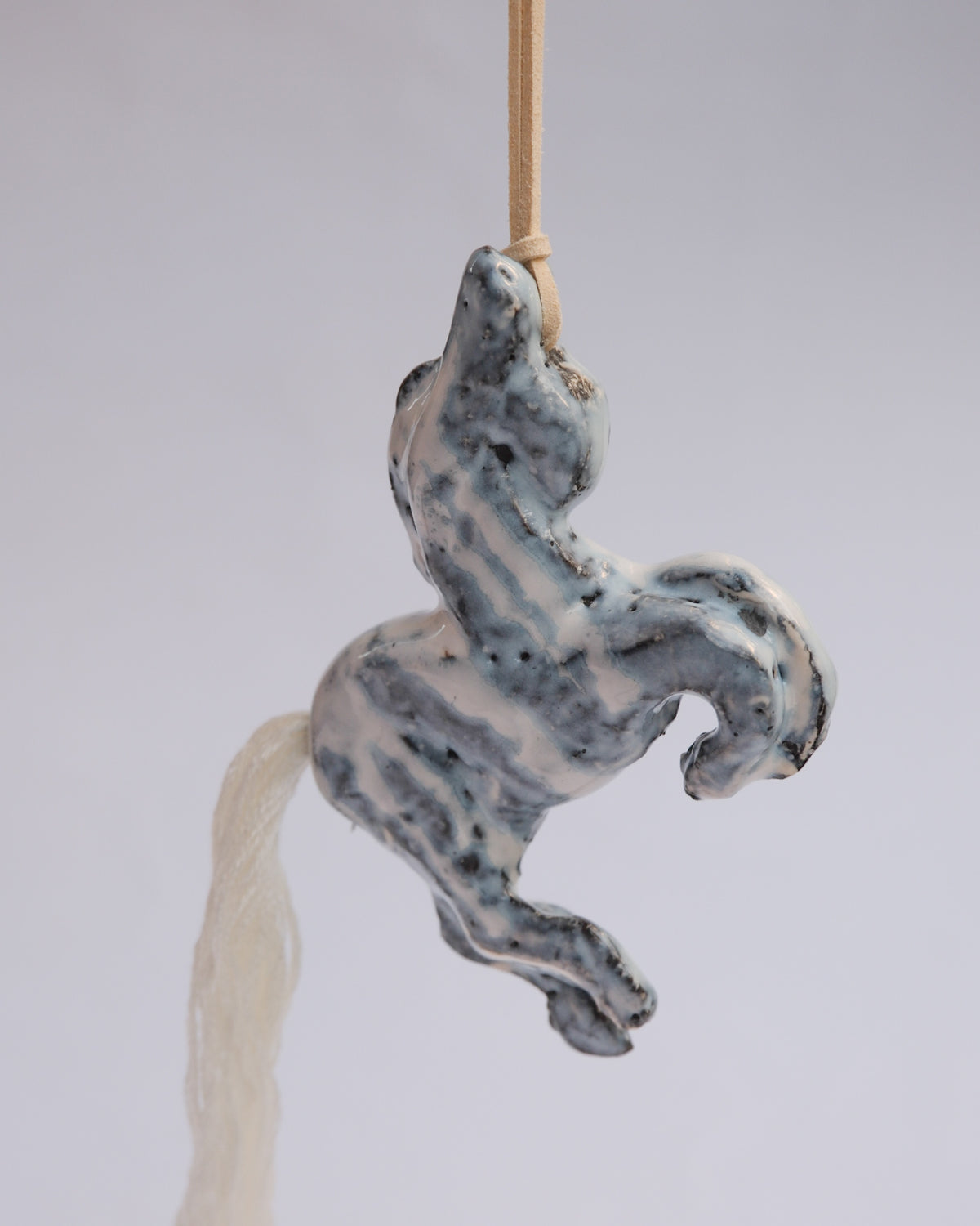 arakirina horse charm necklace