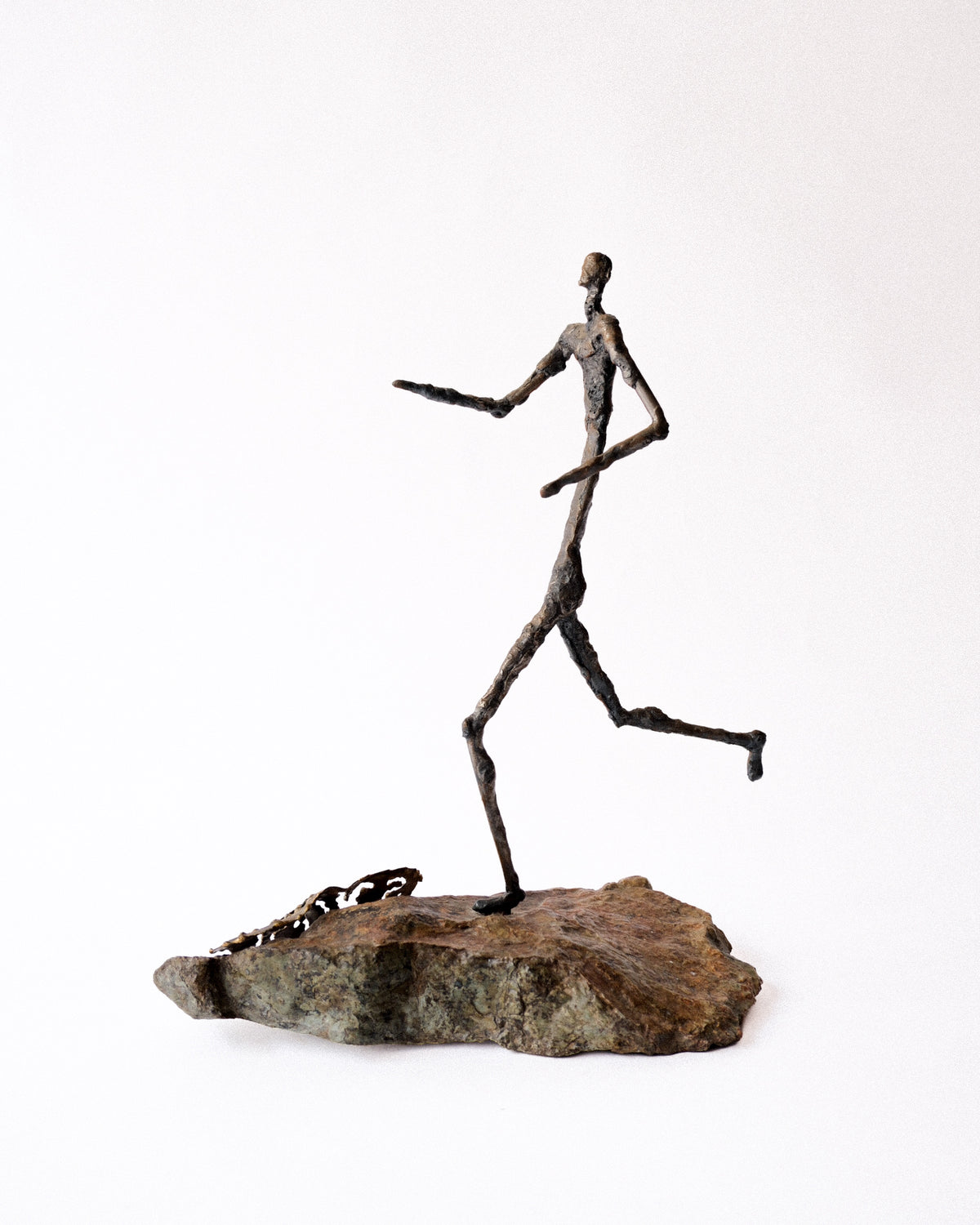 Bronze runner object