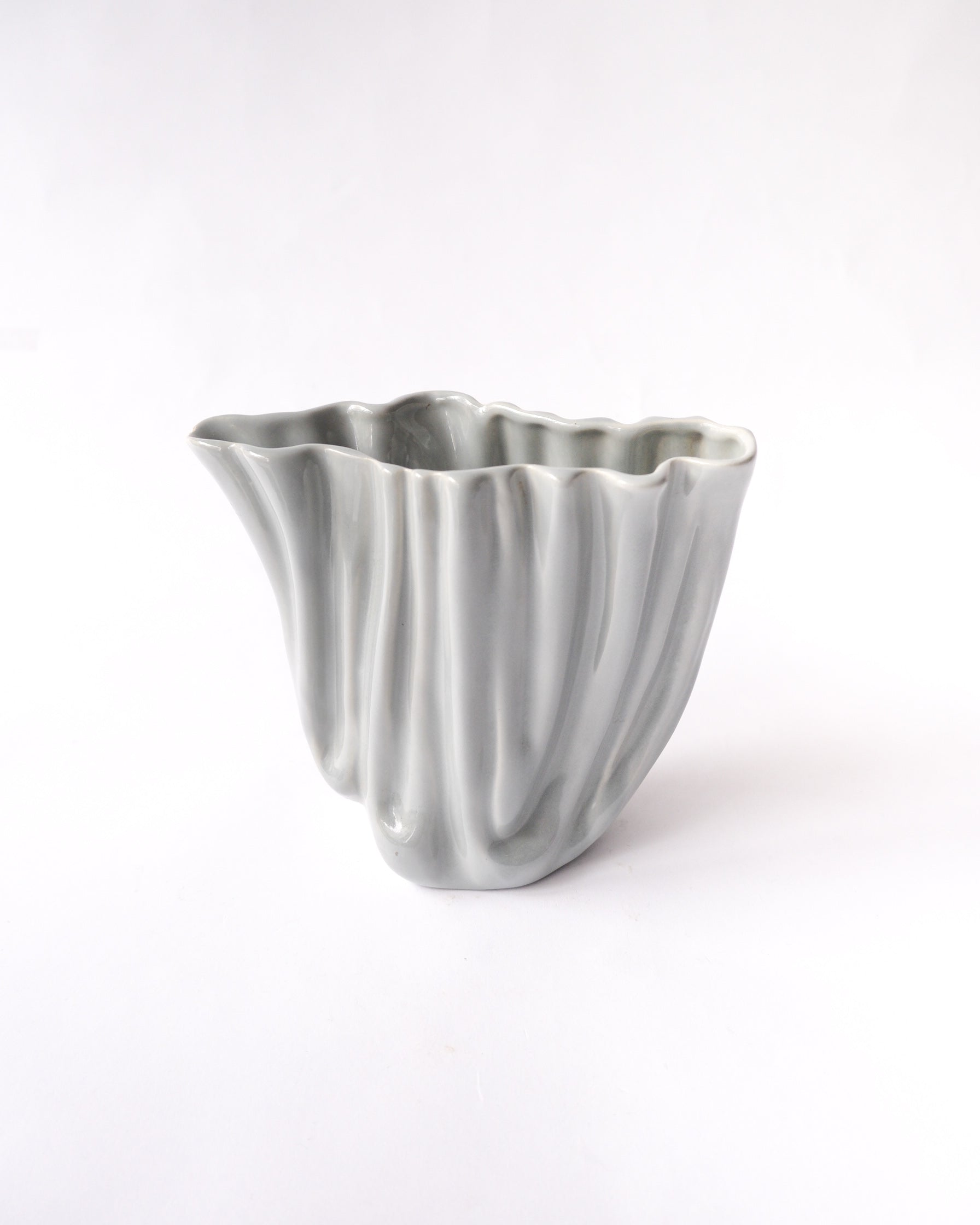 Frill ceramic vave