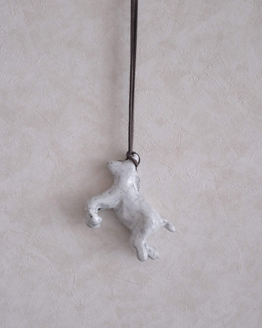 arakirina horse charm necklace