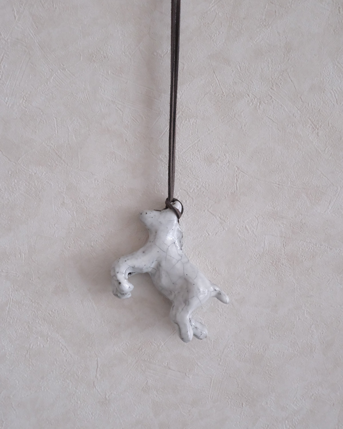arakirina horse charm necklace