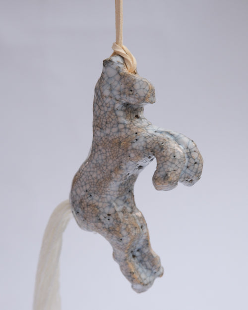 arakirina horse charm necklace