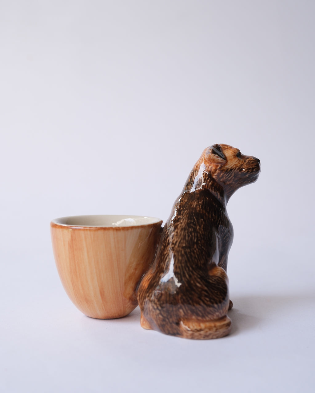 Animal egg stand