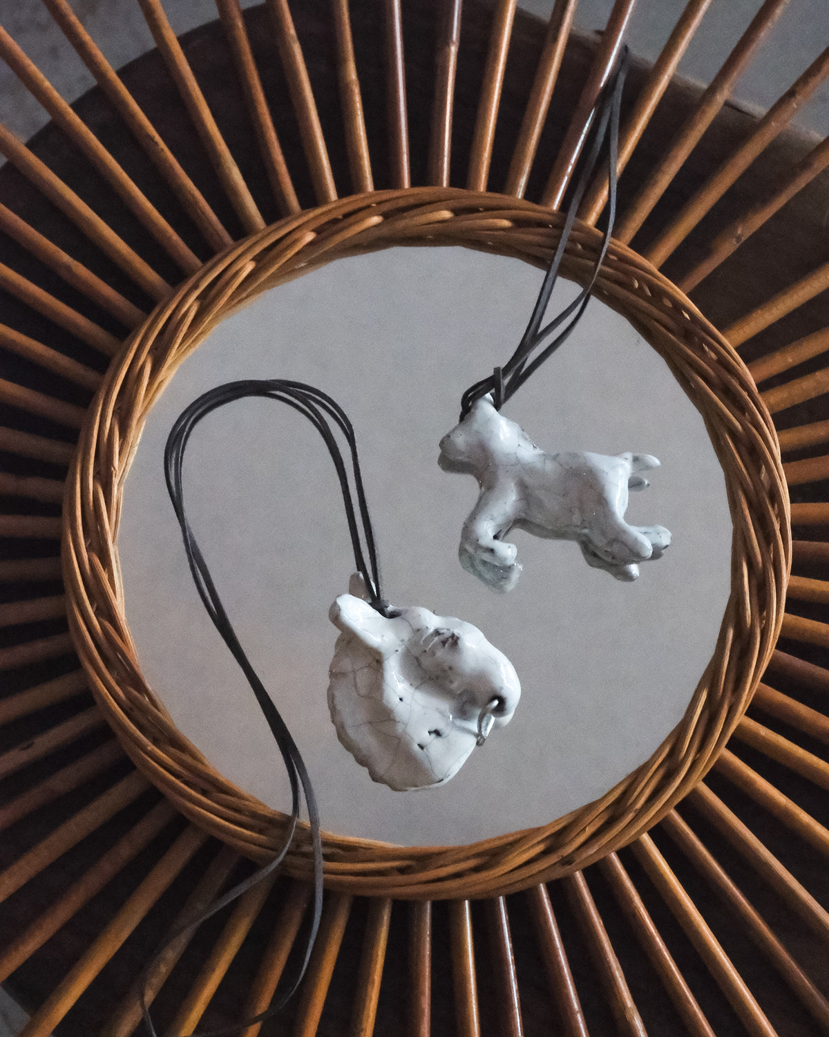 arakirina horse charm necklace