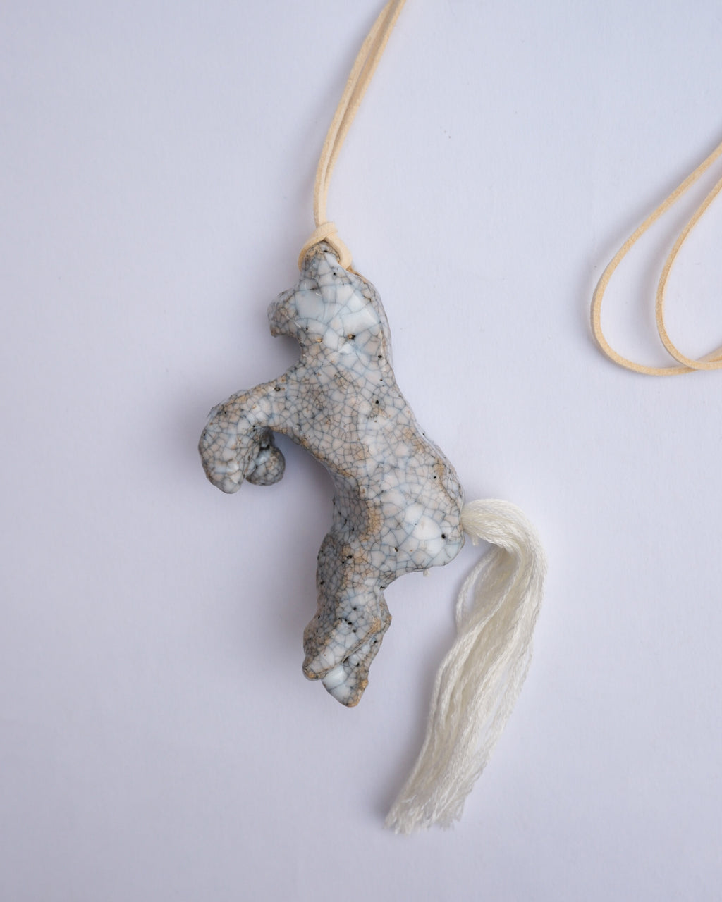 arakirina horse charm necklace