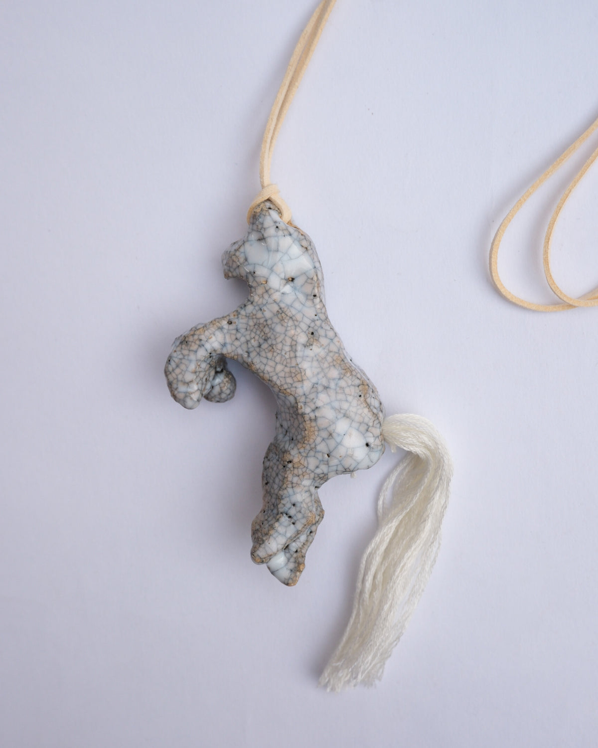 arakirina horse charm necklace