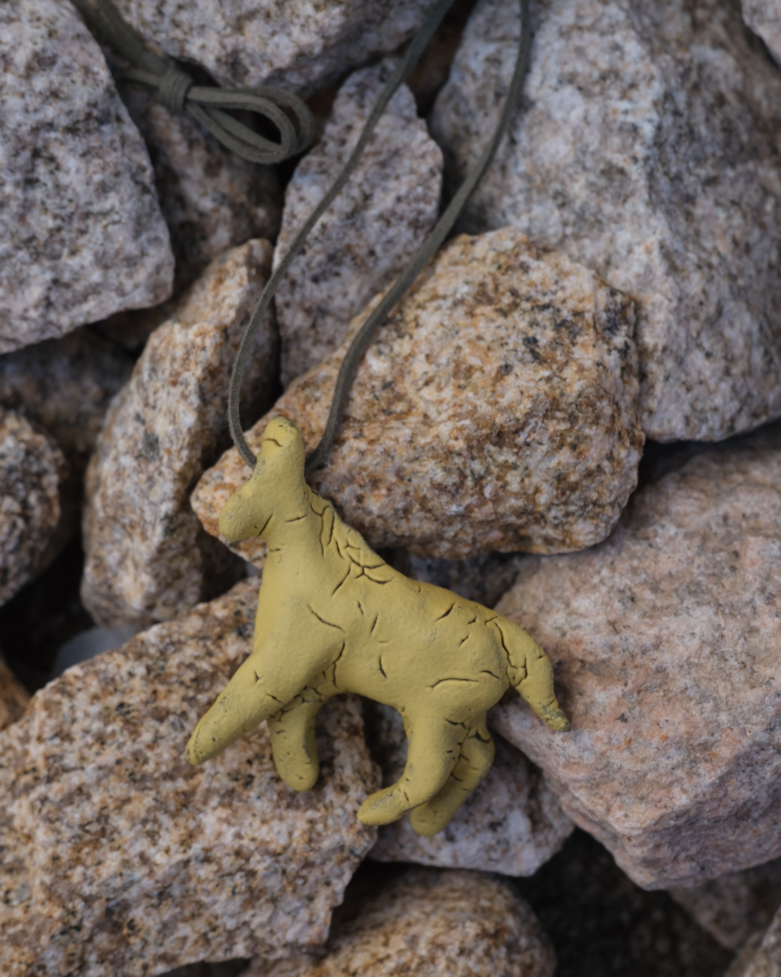 arakirina “HORSE” yellow