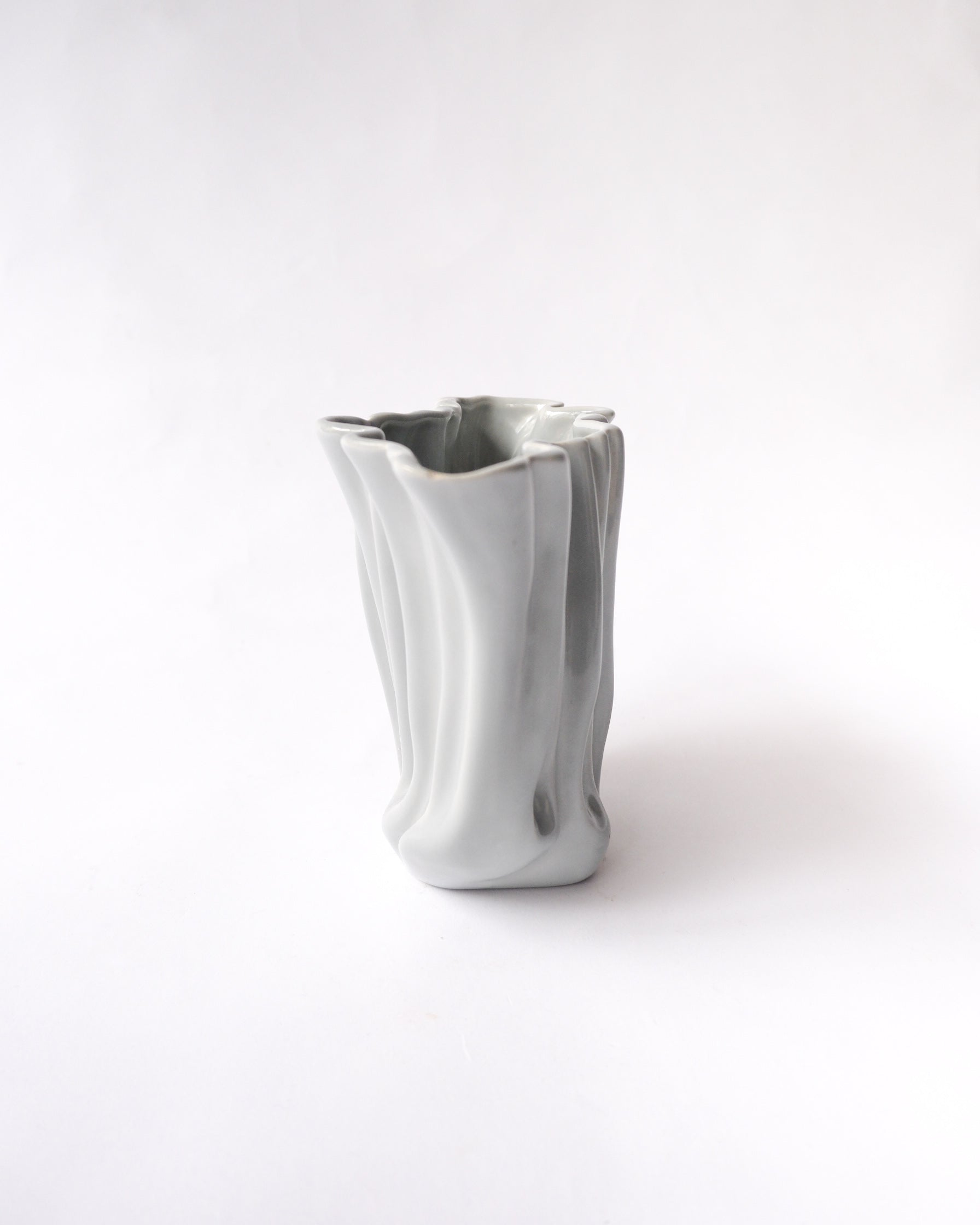 Frill ceramic vave