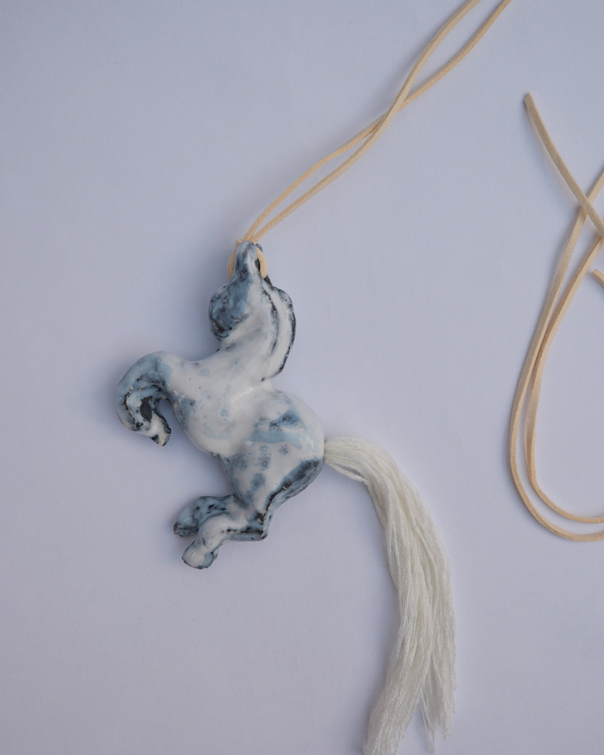 arakirina horse charm necklace