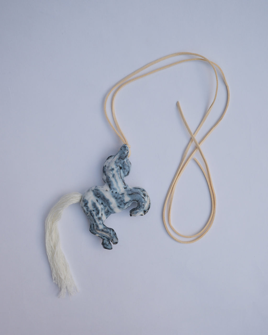 arakirina horse charm necklace