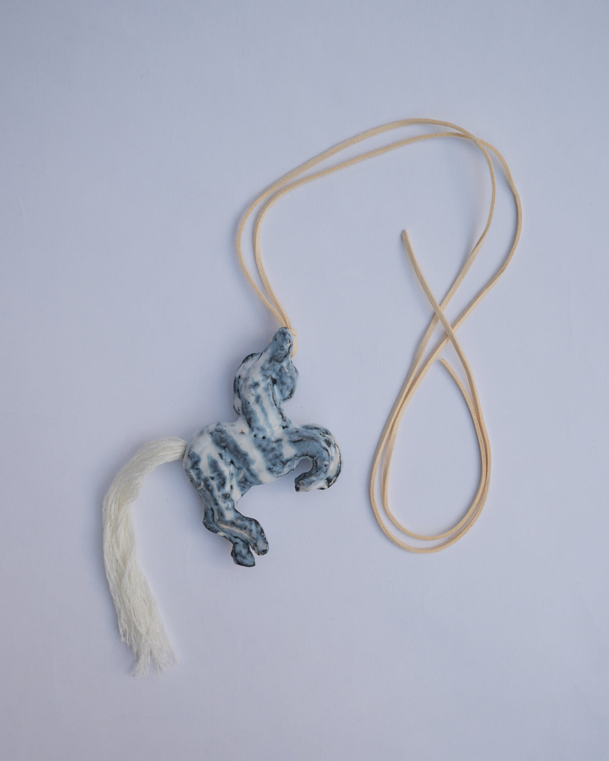 arakirina horse charm necklace