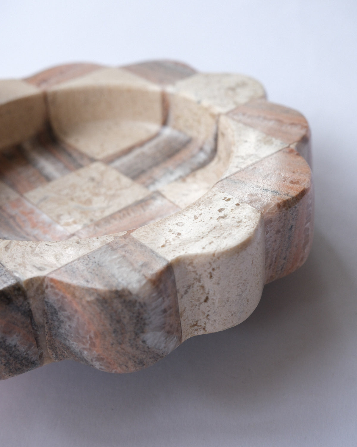 Checker ash tray